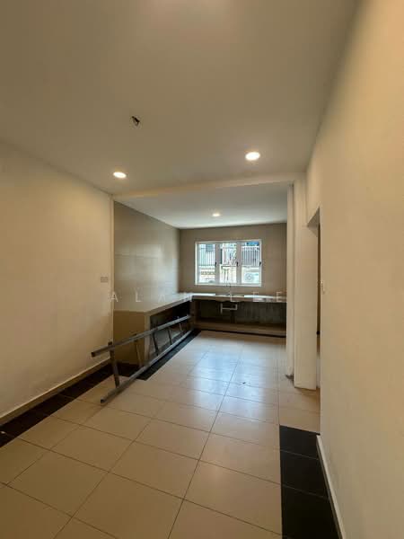 Taman Sri Kulai Baru untuk Untuk Dijual - RM 488,000, Mac 2026 - Kitchen - PropertyGuru.com.my