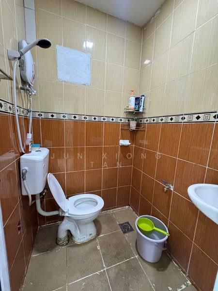 Taman Puteri Wangsa untuk Untuk Dijual - RM 600,000, Mac 2026 - Bathroom - PropertyGuru.com.my