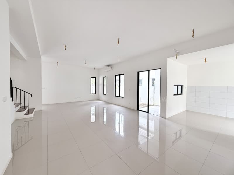 Rumah Teres untuk Dijual di Banting (Selangor) - Wei Wei Low - Living Room - PropertyGuru.com.my