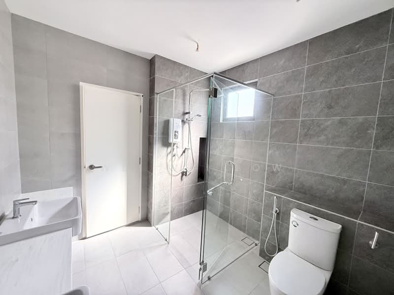 Rumah Teres untuk Dijual di Banting (Selangor) - Wei Wei Low - Bathroom - PropertyGuru.com.my