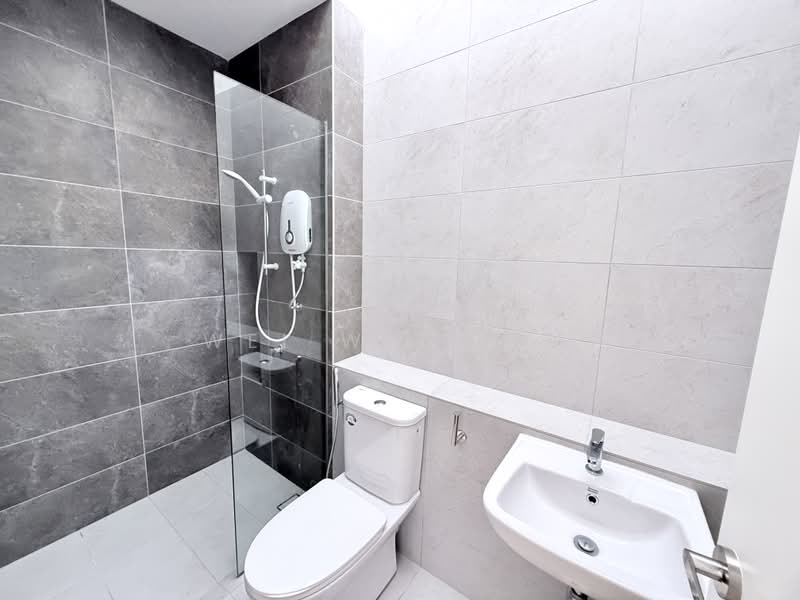 Rumah Teres untuk Dijual di Banting (Selangor) - Wei Wei Low - Bathroom - PropertyGuru.com.my