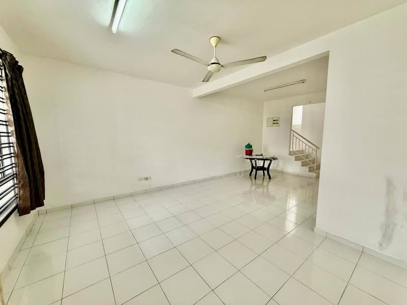 Rumah Teres 2 Tingkat untuk Disewa di Johor Bahru (Johor) - LZ Lau - Living Room - PropertyGuru.com.my