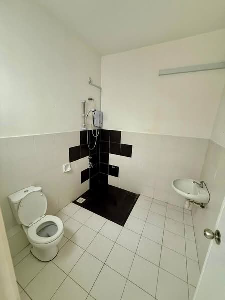 Rumah Teres 2 Tingkat untuk Disewa di Johor Bahru (Johor) - LZ Lau - Bathroom - PropertyGuru.com.my
