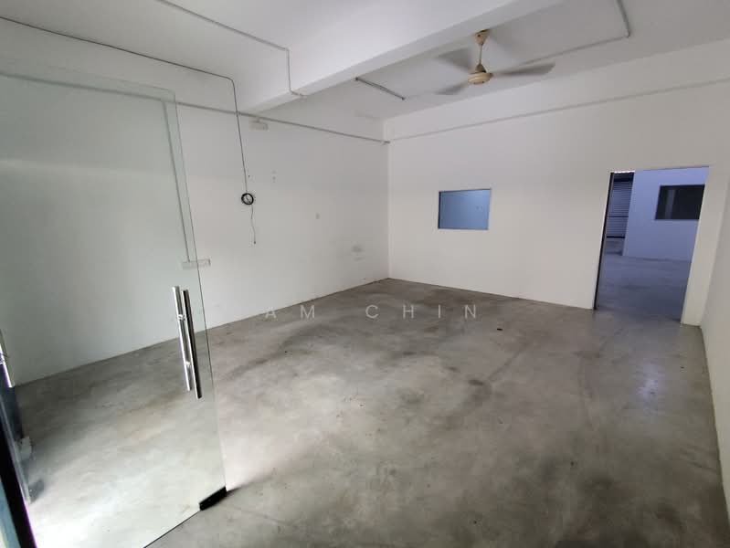 Shop for Rent in Serdang Raya (Seri Kembangan) - Sam Chin - Interior - PropertyGuru.com.my