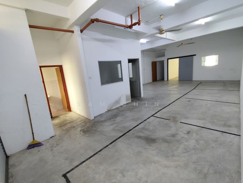 Shop for Rent in Serdang Raya (Seri Kembangan) - Sam Chin - Interior - PropertyGuru.com.my