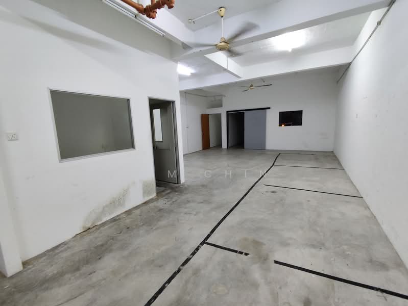 Shop for Rent in Serdang Raya (Seri Kembangan) - Sam Chin - Interior - PropertyGuru.com.my
