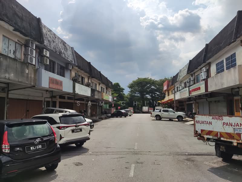 Shop for Rent in Serdang Raya (Seri Kembangan) - Sam Chin - Exterior - PropertyGuru.com.my