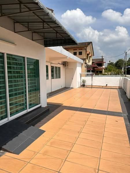 Untuk Disewa - pasir puteh taman sinfar fully furnished single storey corner house for rent