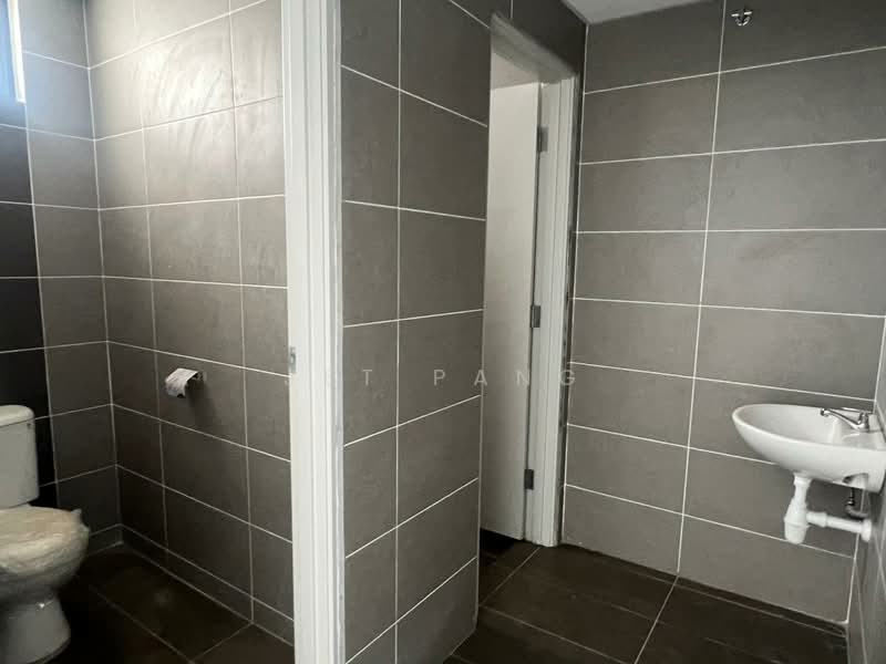 Factory for Rent in Taman Lagenda Putra (Kulai) - Jet Pang - Bathroom - PropertyGuru.com.my