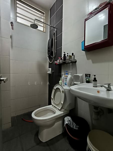 Townhouse for Sale in Bandar Saujana Putra (Tanjong Duabelas) - Leia Lian - Bathroom - PropertyGuru.com.my