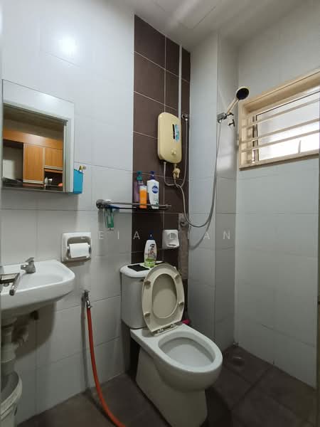Townhouse for Sale in Bandar Saujana Putra (Tanjong Duabelas) - Leia Lian - Bathroom - PropertyGuru.com.my