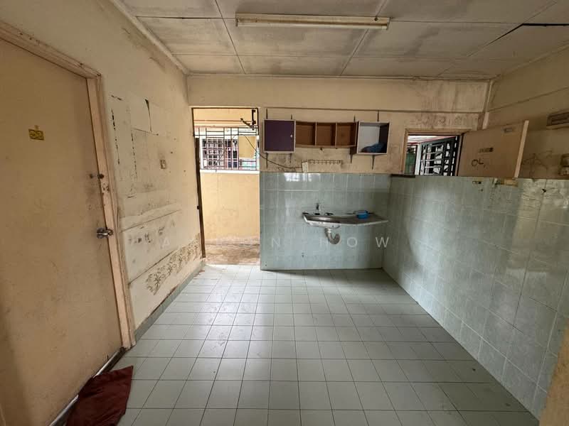 Flat for Sale at Flat Tasek 64 - Aaron How - Kitchen - PropertyGuru.com.my