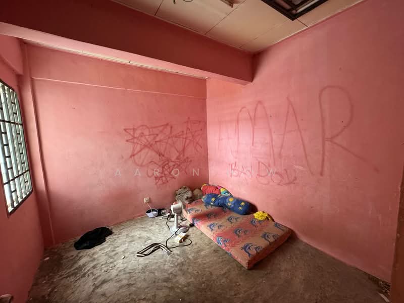 Flat for Sale at Flat Tasek 64 - Aaron How - Bedroom - PropertyGuru.com.my