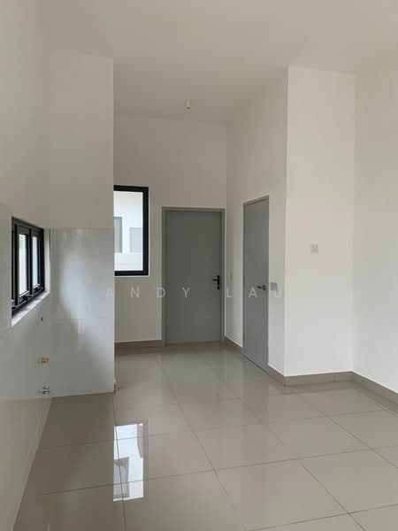 Sejati Lakeside 2 untuk Untuk Disewa - RM 4,400 /bulan, Mac 2026 - Interior - PropertyGuru.com.my