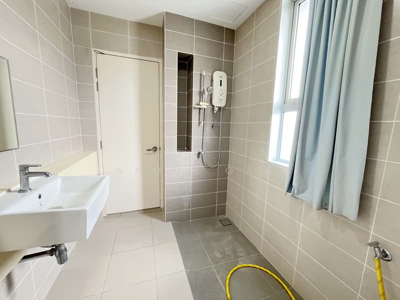 Rumah Teres untuk Disewa di Bandar Tropicana Aman (Telok Panglima Garang) - Anddy Gan - Bathroom - PropertyGuru.com.my