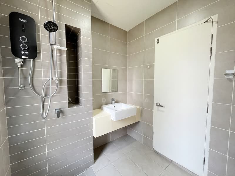 Rumah Teres untuk Disewa di Bandar Tropicana Aman (Telok Panglima Garang) - Anddy Gan - Bathroom - PropertyGuru.com.my