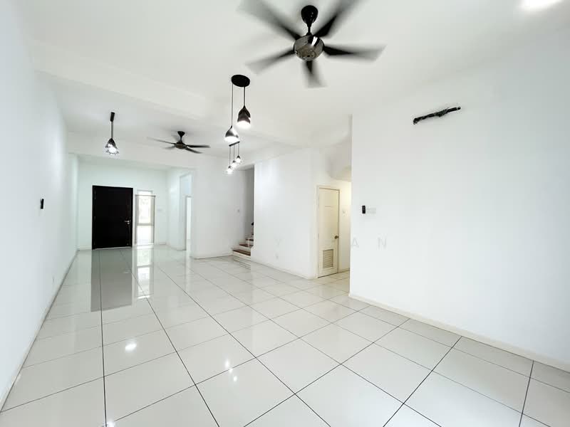 Rumah Teres untuk Disewa di Bandar Tropicana Aman (Telok Panglima Garang) - Anddy Gan - Living Room - PropertyGuru.com.my