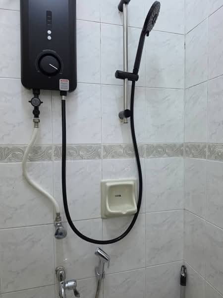 1-storey Terraced House for Rent in Taman Daya (Johor Bahru) - Christina Ling - Bathroom - PropertyGuru.com.my