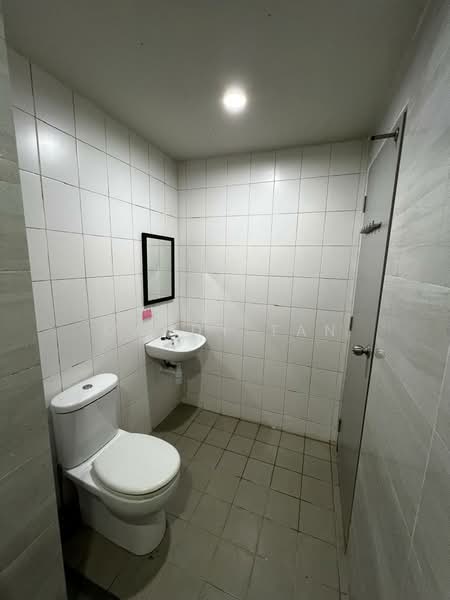 Service Residence for Rent at Domain 5 @ NeoCyber - Candy Tan - Bathroom - PropertyGuru.com.my