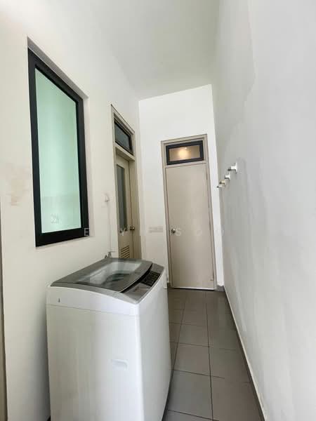 Semi-Detached House for Rent in Bandar Rimbayu (Telok Panglima Garang) - Elyn Soo - Corridor - PropertyGuru.com.my