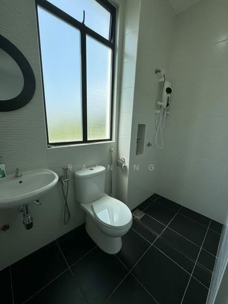Eco Tropics untuk Untuk Disewa - RM 2,800 /bulan, Mac 2026 - Bathroom - PropertyGuru.com.my