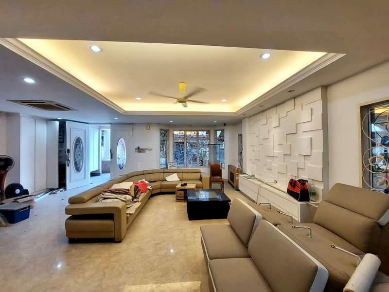 3-storey Terraced House for Sale in Taman Tasik Indah Mewah (Batu) - Kelly Lai - Living Room - PropertyGuru.com.my