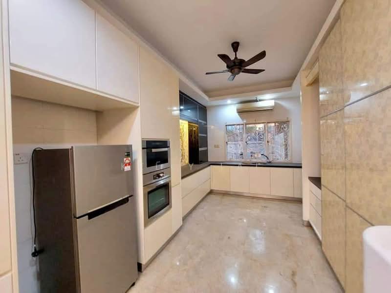 3-storey Terraced House for Sale in Taman Tasik Indah Mewah (Batu) - Kelly Lai - Kitchen - PropertyGuru.com.my