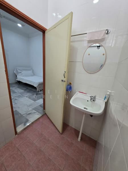 Semi-Detached House for Sale in Taman Sri Kamban (Seremban) - Mei Yee Doreen Hor - Bathroom - PropertyGuru.com.my