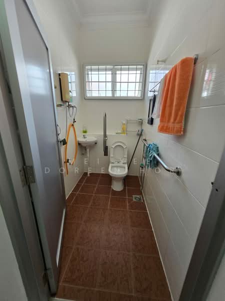 Semi-Detached House for Sale in Taman Sri Kamban (Seremban) - Mei Yee Doreen Hor - Bathroom - PropertyGuru.com.my