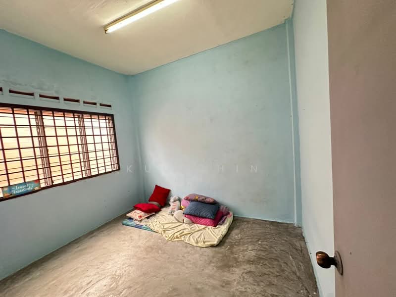 Flat for Sale at Taman Pulai Utama - Kuu Chin - Bedroom - PropertyGuru.com.my