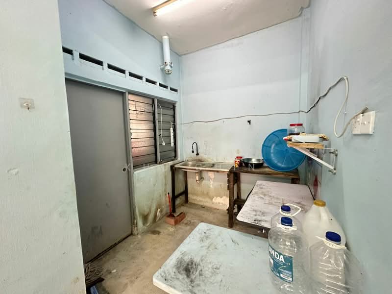 Flat for Sale at Taman Pulai Utama - Kuu Chin - Kitchen - PropertyGuru.com.my