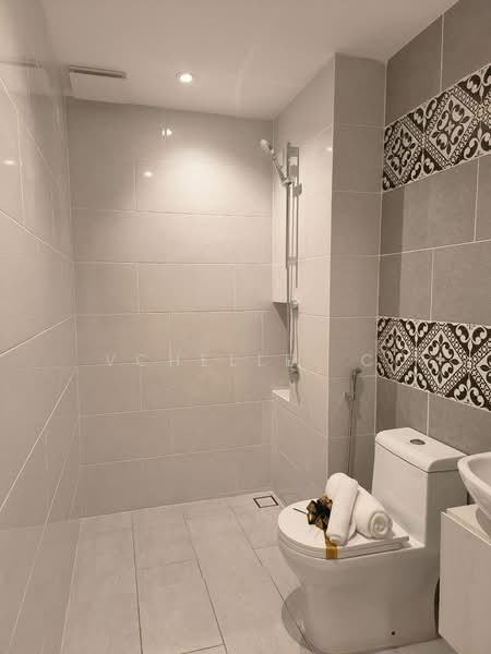 Condominium for Sale at The Straits View Condominium - Vchelle. C - Bathroom - PropertyGuru.com.my