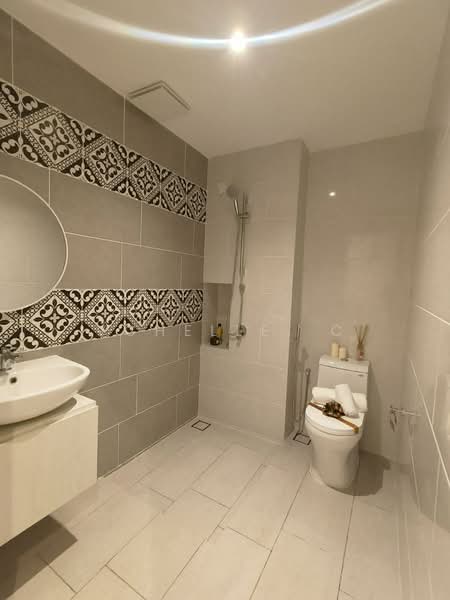 Condominium for Sale at The Straits View Condominium - Vchelle. C - Bathroom - PropertyGuru.com.my