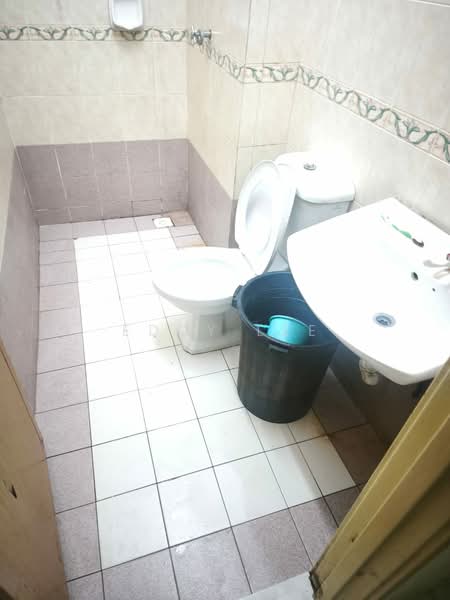 2-storey Terraced House for Sale in Taman Prima Saujana (Kajang) - Eddy Lee - Bathroom - PropertyGuru.com.my
