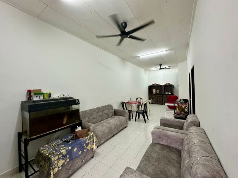Taman Pulai Jaya untuk Untuk Dijual - RM 468,000, Mac 2026 - Living Room - PropertyGuru.com.my