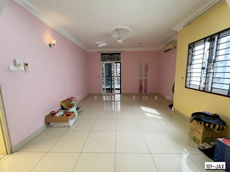 Bungalow for Sale in Kota Kemuning (Shah Alam) - Hao Kai Khaw - Living Room - PropertyGuru.com.my