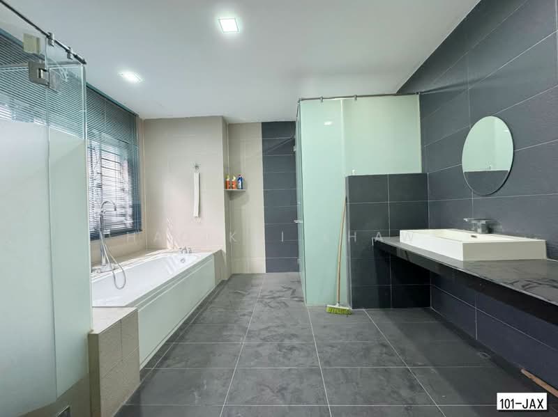 Bungalow for Sale in Kota Kemuning (Shah Alam) - Hao Kai Khaw - Bathroom - PropertyGuru.com.my