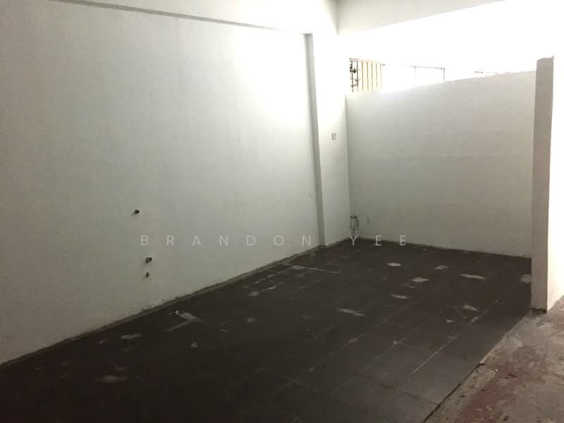 Shop for Rent in Bandar Putra Permai (Seri Kembangan) - Brandon Yee - Interior - PropertyGuru.com.my
