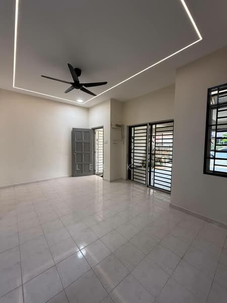 2-storey Terraced House for Sale in Kota Tinggi (Johor) - Lee KY - Living Room - PropertyGuru.com.my