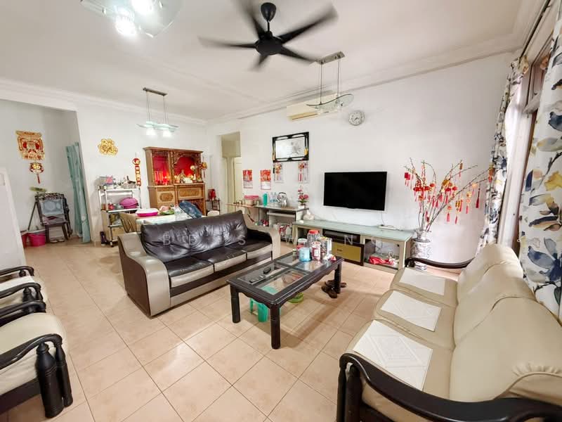 2-storey Terraced House for Sale in Taman Setia Indah (Tebrau) - Bess Wong - Living Room - PropertyGuru.com.my
