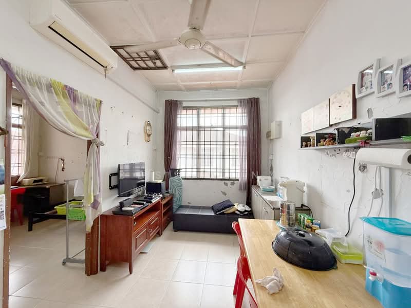 2-storey Terraced House for Sale in Taman Setia Indah (Tebrau) - Bess Wong - Living Room - PropertyGuru.com.my