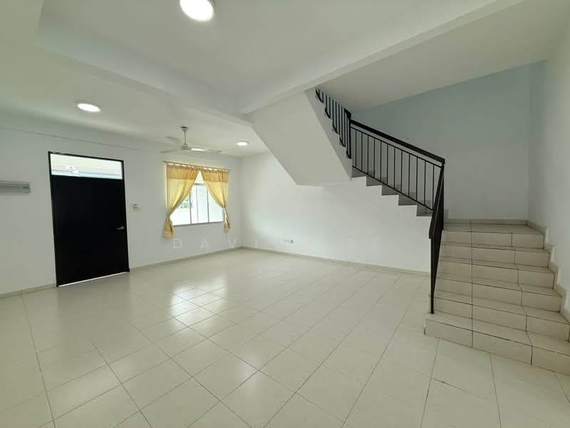 2-storey Terraced House for Rent in Taman Scientex Rawang (Rawang) - David Lee - Living Room - PropertyGuru.com.my