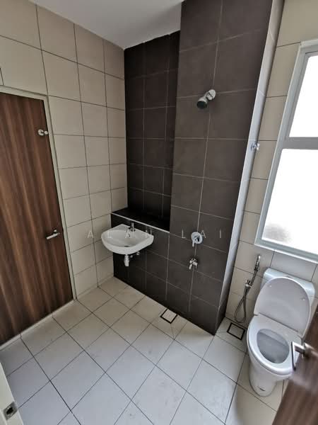 Serenia City untuk Untuk Dijual - RM 688,000, Apr 2026 - Bathroom - PropertyGuru.com.my