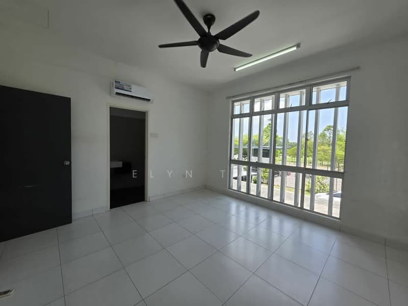 2-storey Terraced House for Sale in Taman Mutiara Rini (Skudai) - Elyn Tay - Living Room - PropertyGuru.com.my