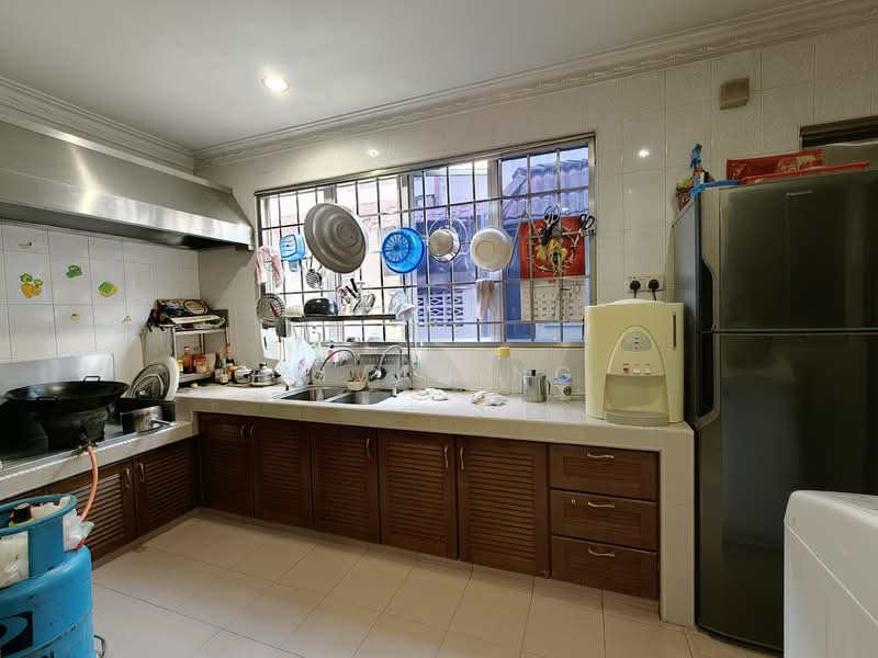 2-storey Terraced House for Sale in Taman Desa Aman (Cheras) - Aivan Ng - Kitchen - PropertyGuru.com.my