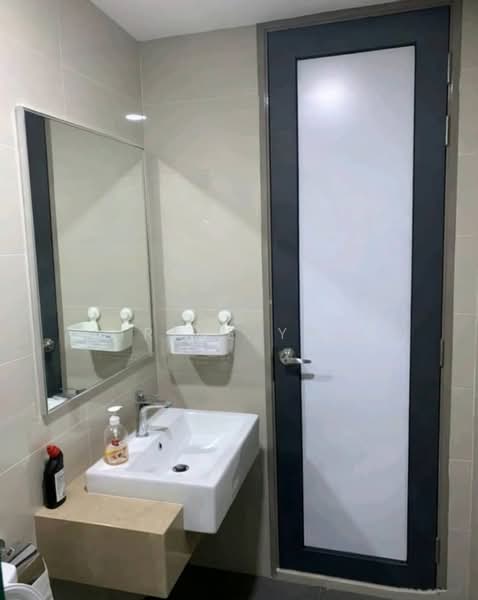 Service Residence for Sale at United Point (Residensi Berpadu) - Irine Yap - Bathroom - PropertyGuru.com.my