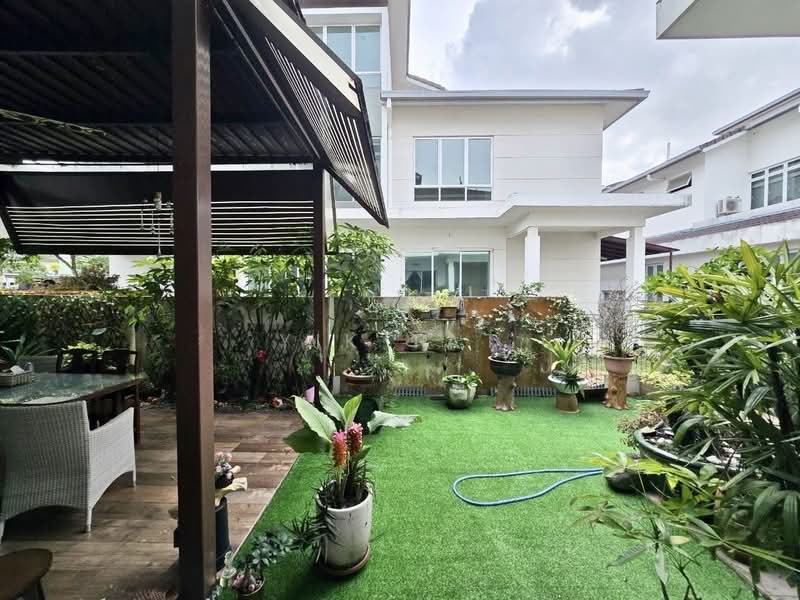 Semi-Detached House for Sale in Senibong (Permas Jaya) - Yik Tat - Garden - PropertyGuru.com.my