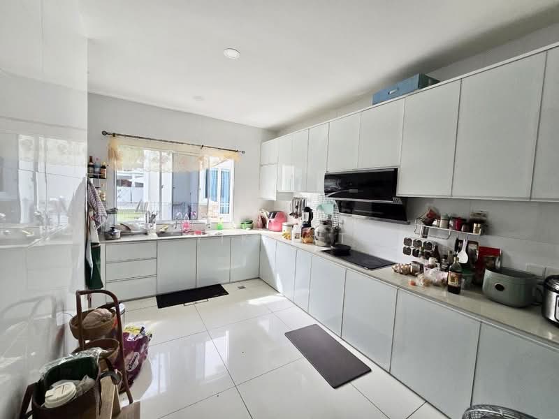 Semi-Detached House for Sale in Senibong (Permas Jaya) - Yik Tat - Kitchen - PropertyGuru.com.my