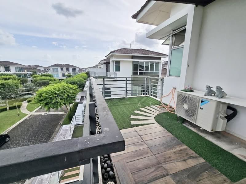 Semi-Detached House for Sale in Senibong (Permas Jaya) - Yik Tat - Balcony - PropertyGuru.com.my