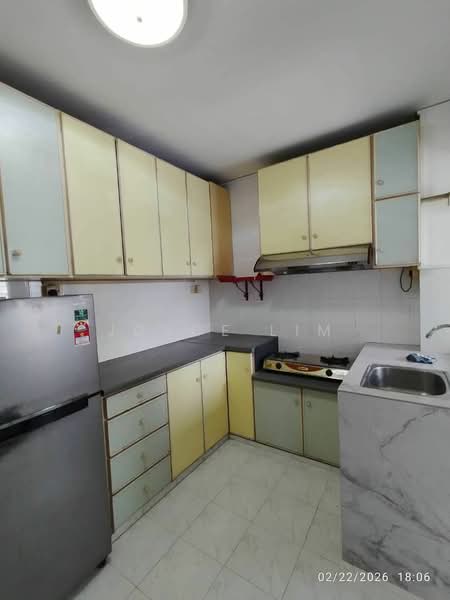 Taman Lip Sin Block 37 untuk Untuk Disewa - RM 1,200 /bulan, Mac 2026 - Kitchen - PropertyGuru.com.my